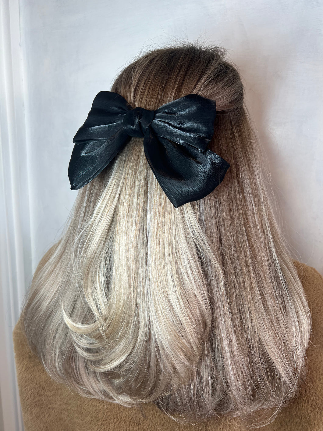 The Felicity Bow - Black